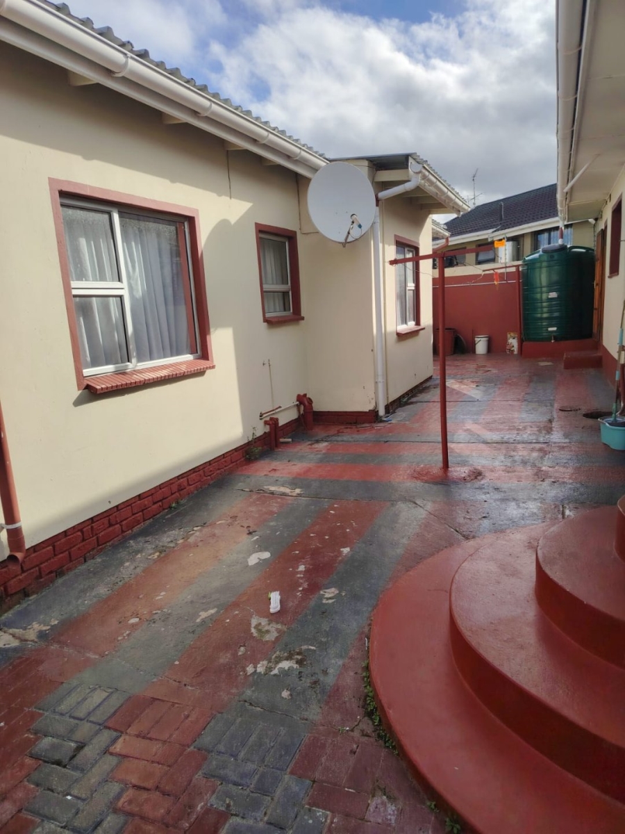 5 Bedroom Property for Sale in Mdantsane Nu 17 Eastern Cape